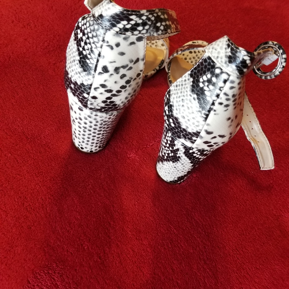 Bamboo snakeskin sandals